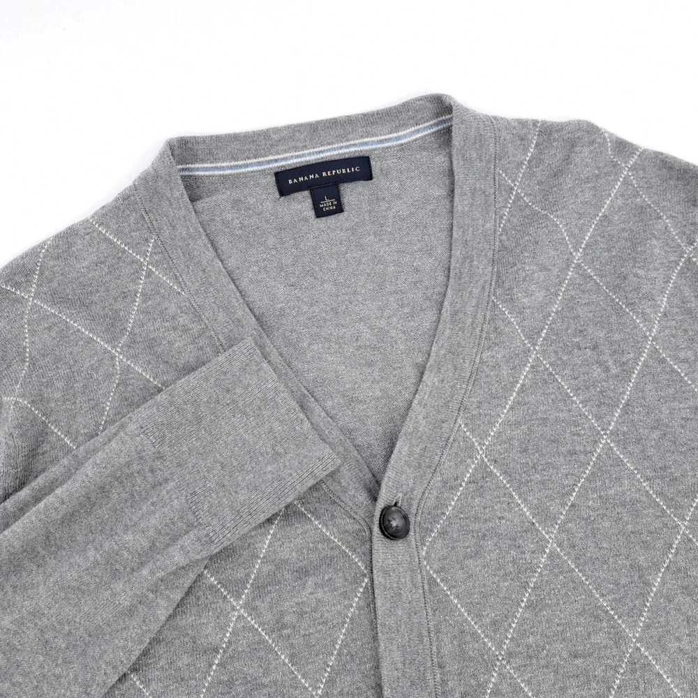 Banana Republic Mens large Gray Argyle Silk Blend V-Neck Cardigan Sweater